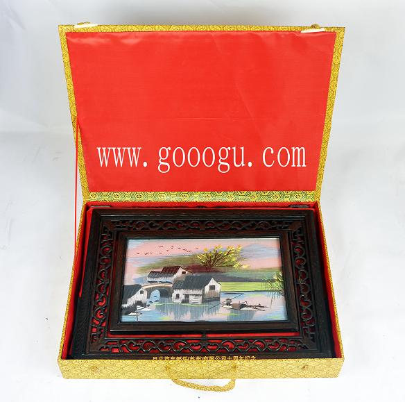 蘇繡的包裝錦盒、精致、高檔！